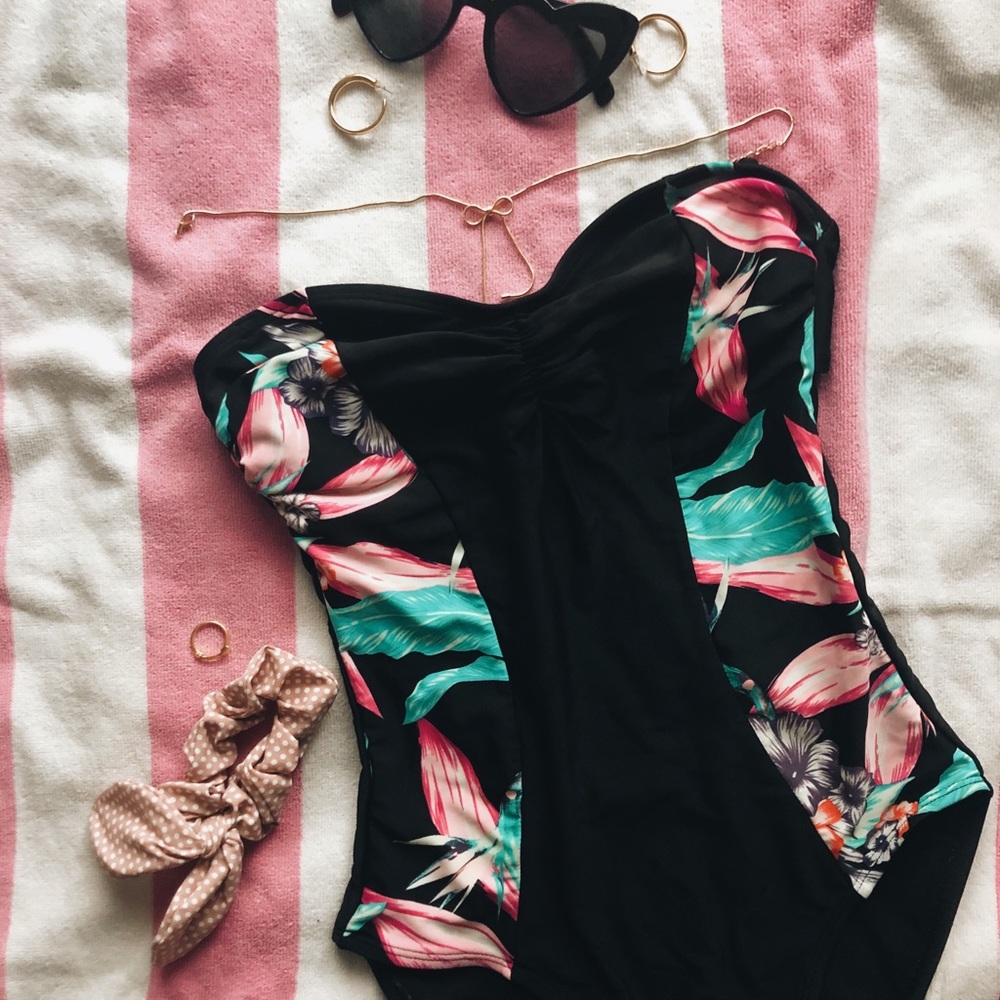 Slimming One Piece Old Navy Swimsuit